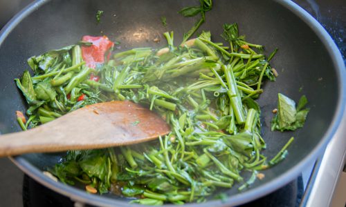 Resep Cara Masak Tumis Kangkung ala Restoran Seafood - Sedap Sedep Catering